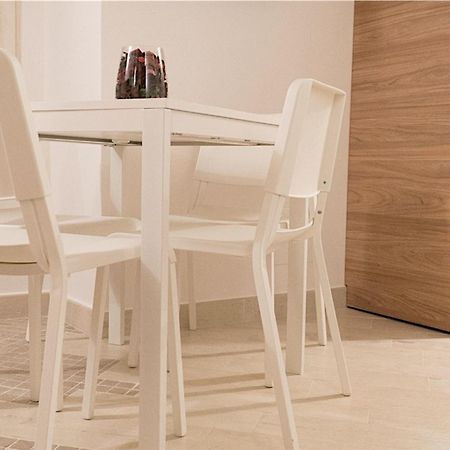 More Apartments Il Ferrarese Бари Экстерьер фото