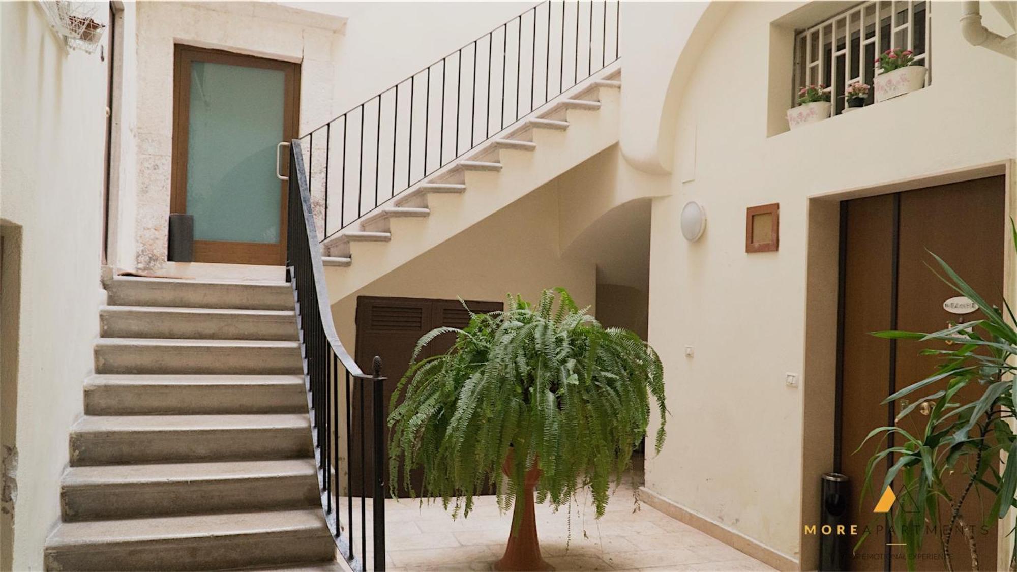 More Apartments Il Ferrarese Бари Экстерьер фото