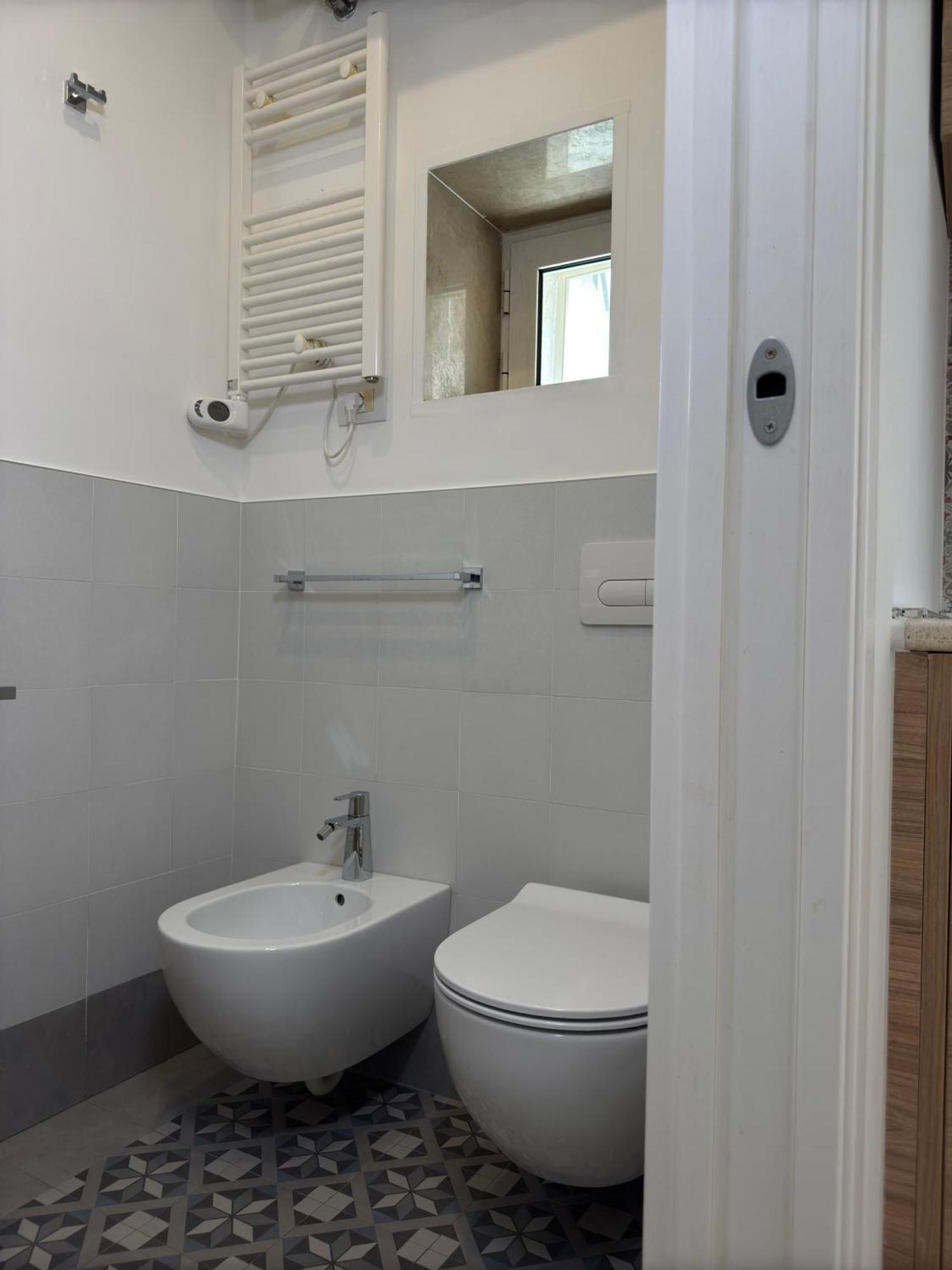 More Apartments Il Ferrarese Бари Экстерьер фото