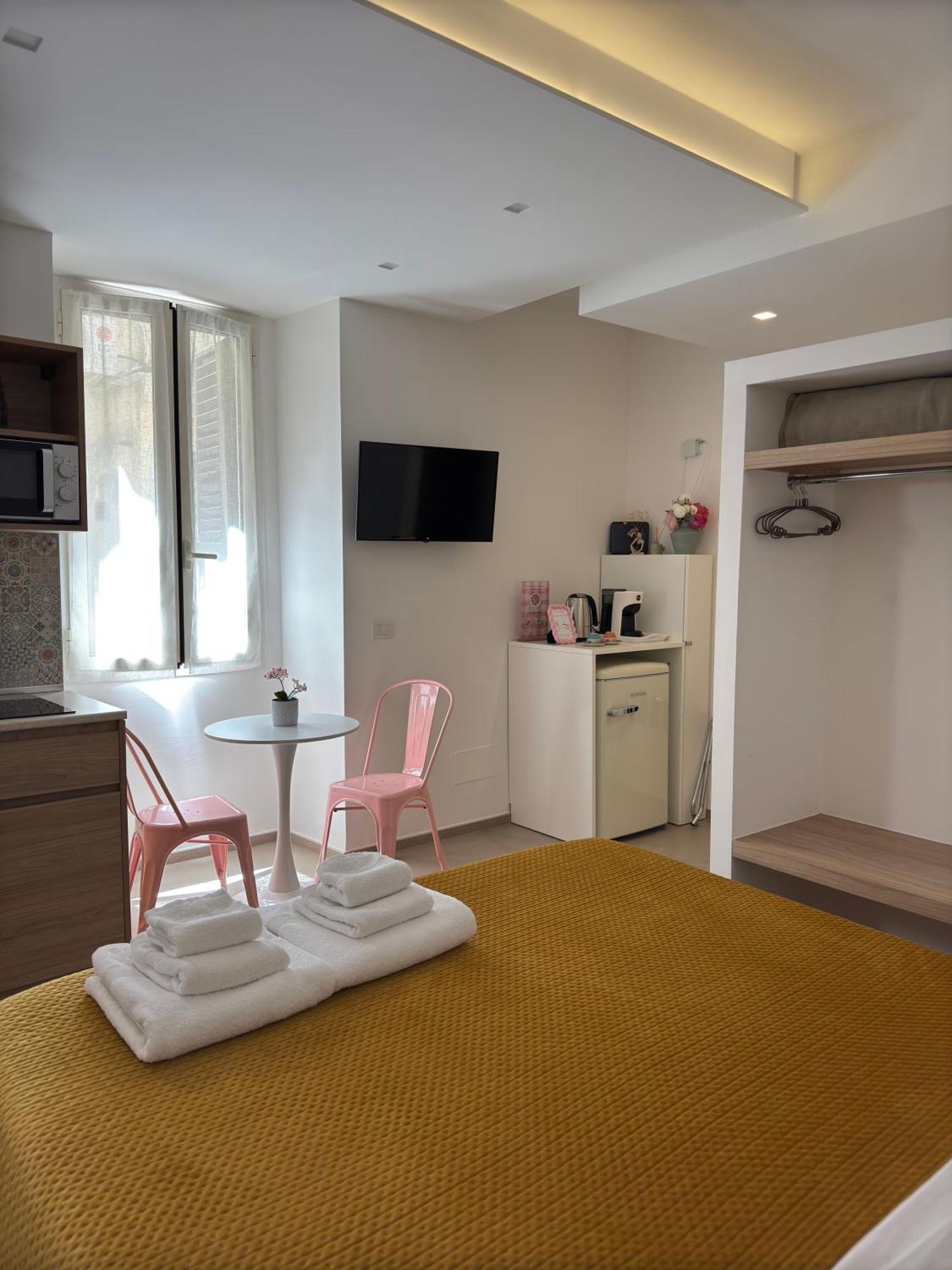 More Apartments Il Ferrarese Бари Экстерьер фото